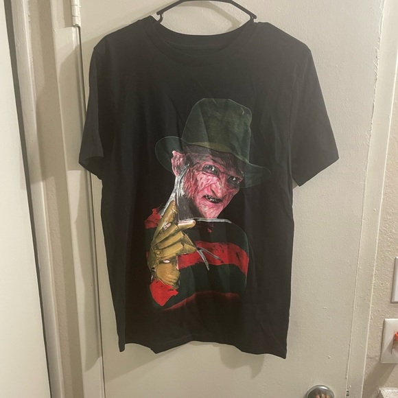 Black Graphic T-Shirt A Nightmare On Elm Street Mens Medium NWOT Horror Film Fan - Picture 2 of 6